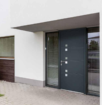 porte d'entrée noire